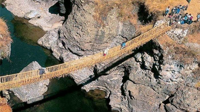 3 Världens 10 läskigaste gångbroar