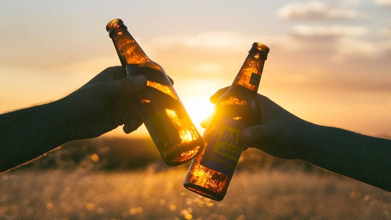 Minskar stress 10 hälsofördelar med öl du inte visste om